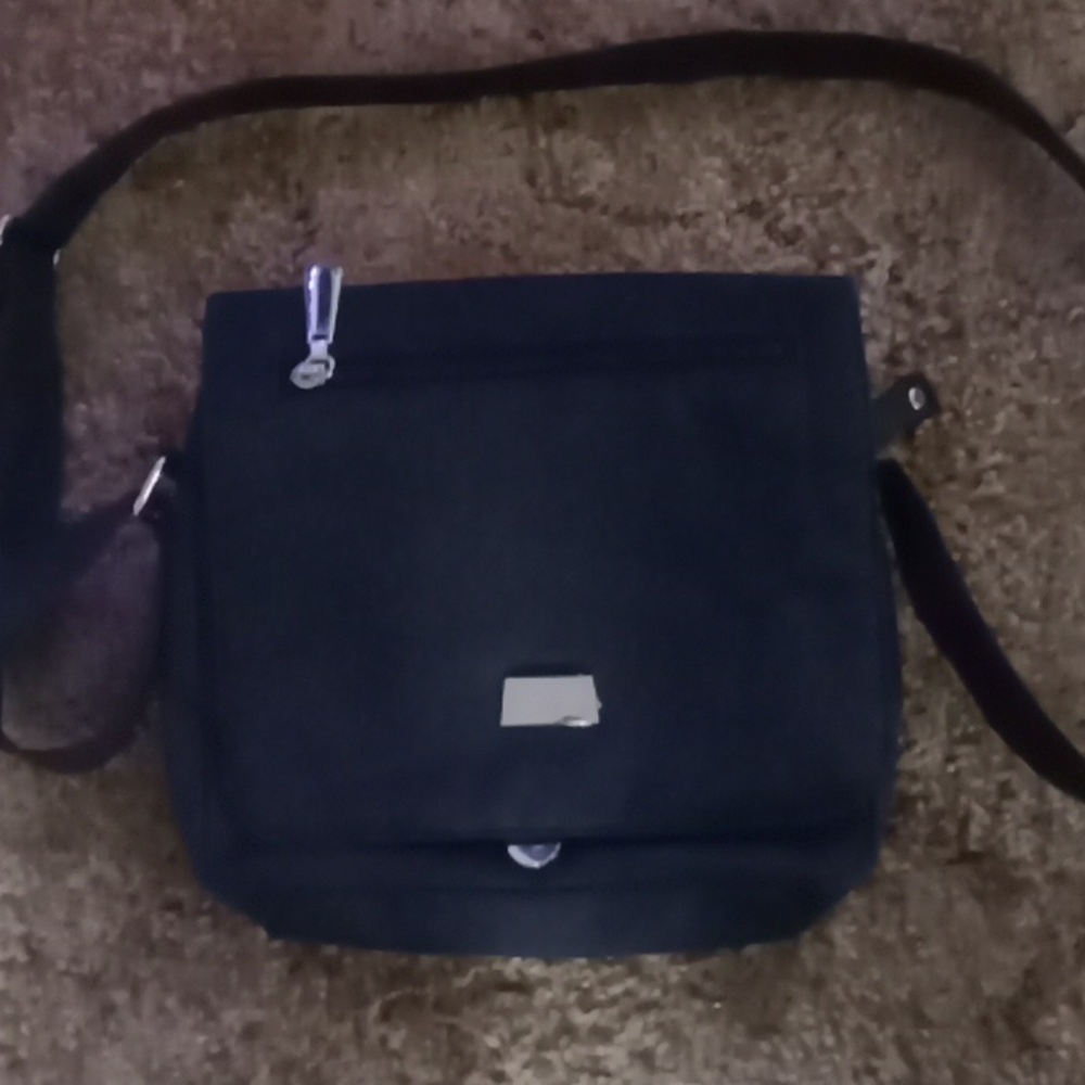 Baggallini Escape Crossbody